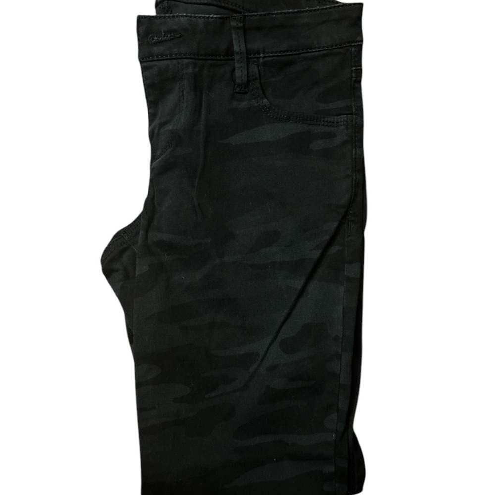 Express Stella low rise size 2 black camo pants